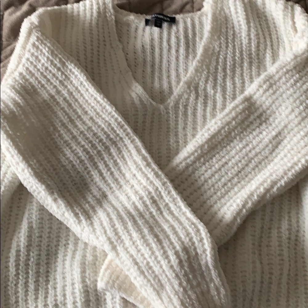 Express cream cropped loose fit sweater small